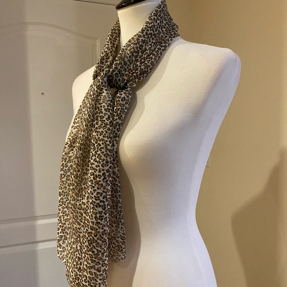 NWOT 100% Silk Made in France Animal Print Scarf - Picture 13 of 16